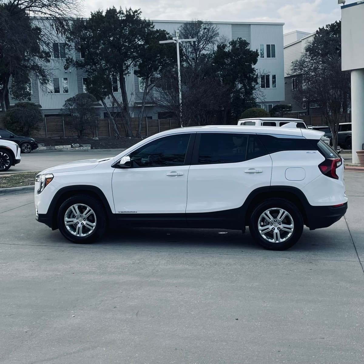 2024 GMC Terrain - Image 2