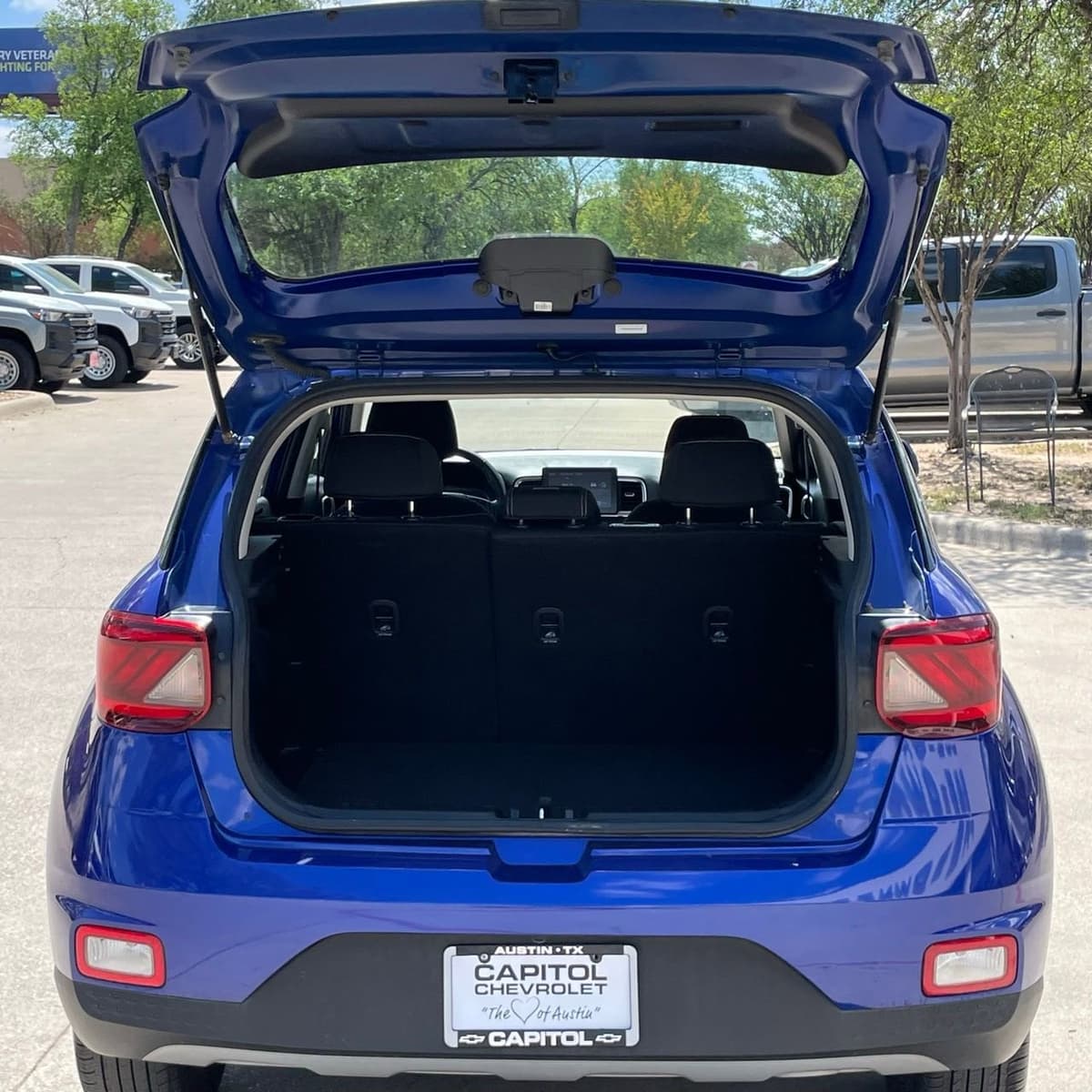 2025 Hyundai Venue - Image 25