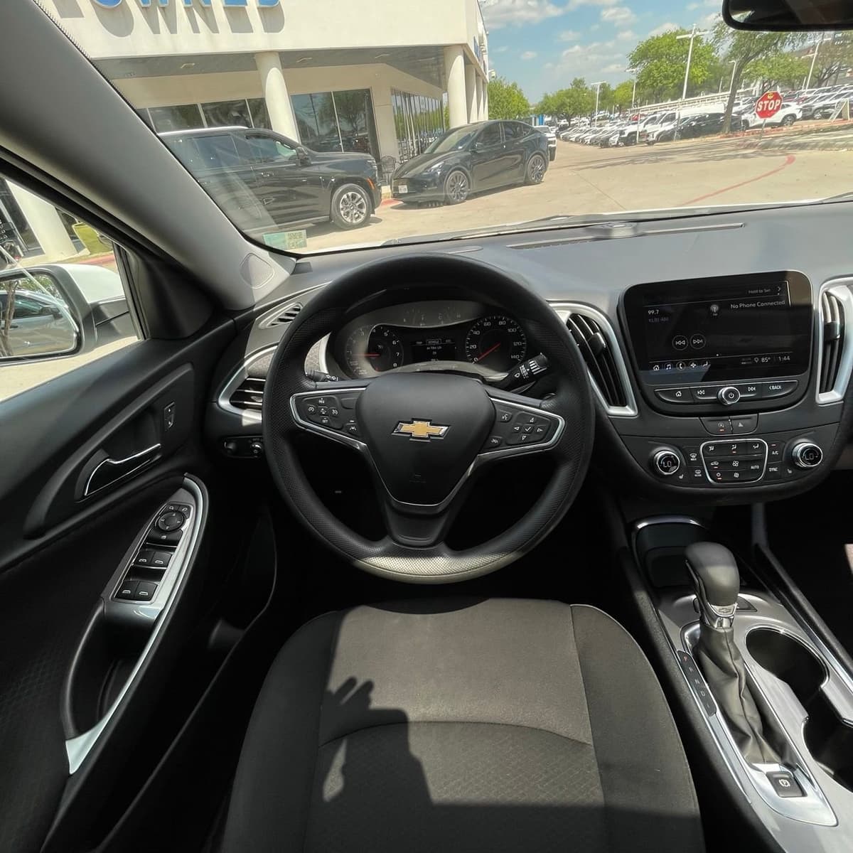 2024 Chevrolet Malibu - Image 11