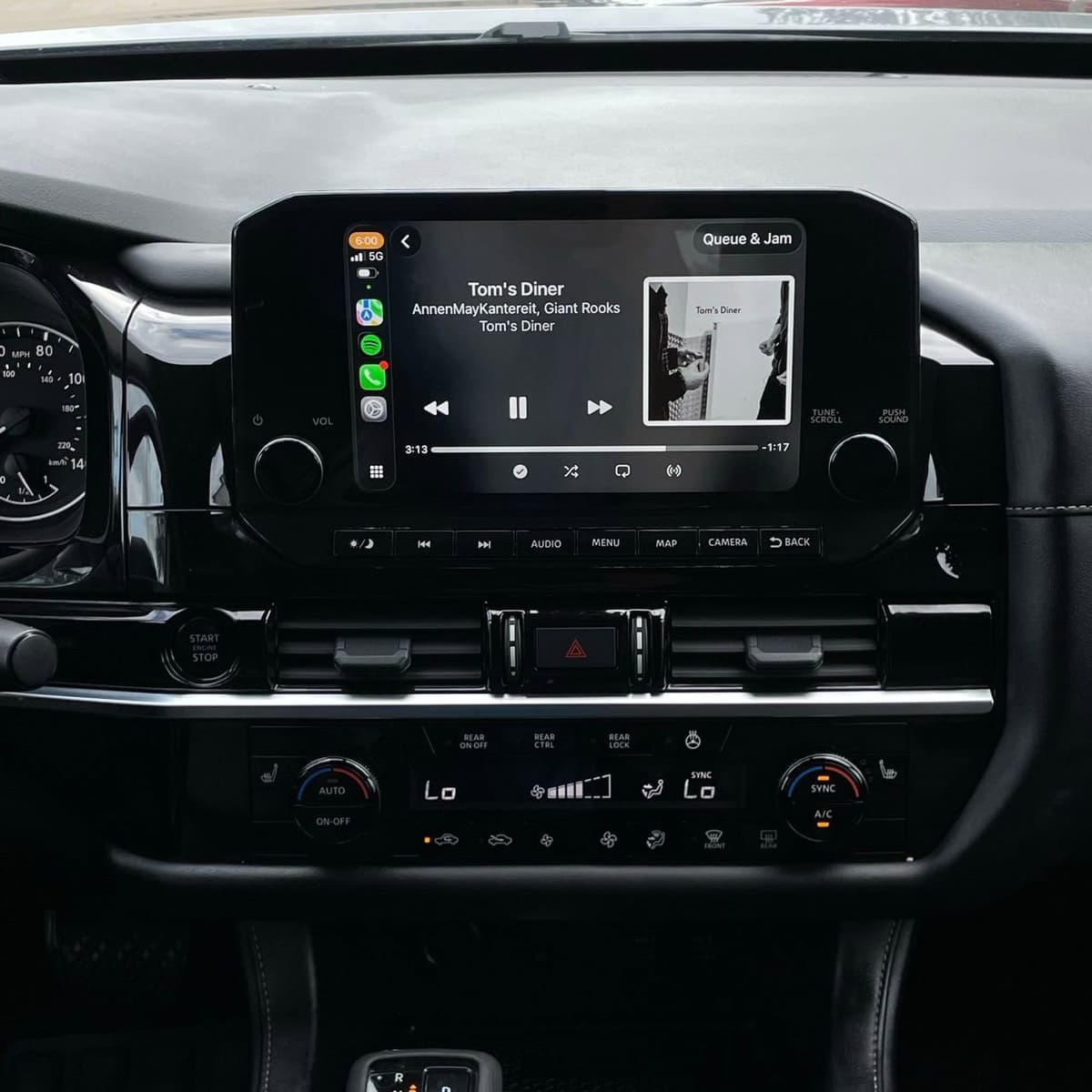 2025 Nissan Pathfinder - Image 18