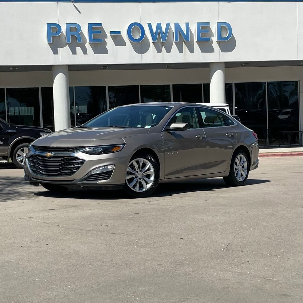 2024 Chevrolet Malibu - Image 2