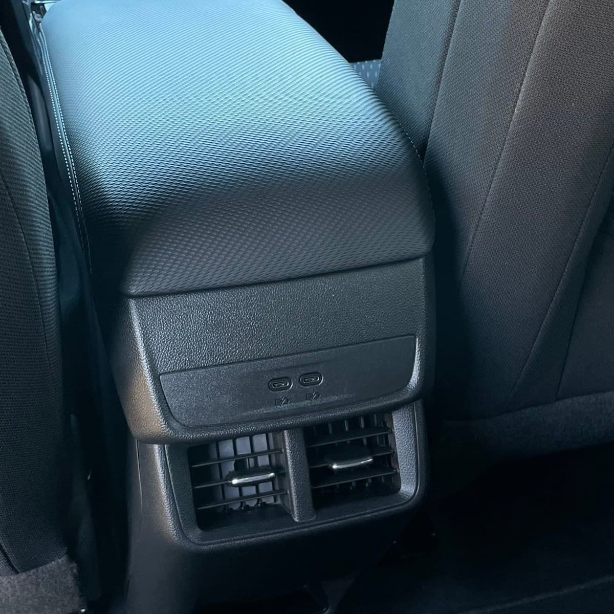 2025 Chevrolet Equinox - Image 24