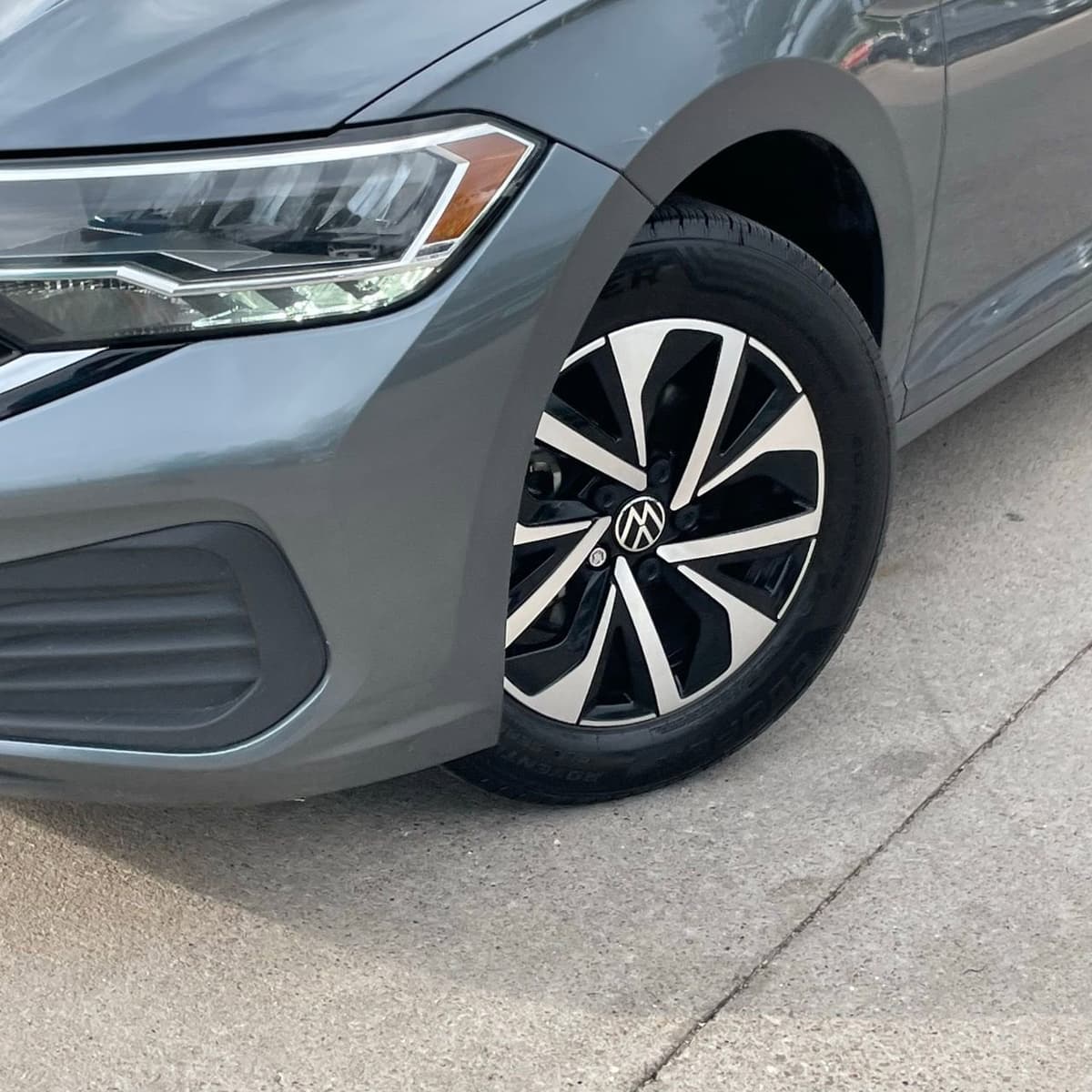 2024 Volkswagen Jetta - Image 8