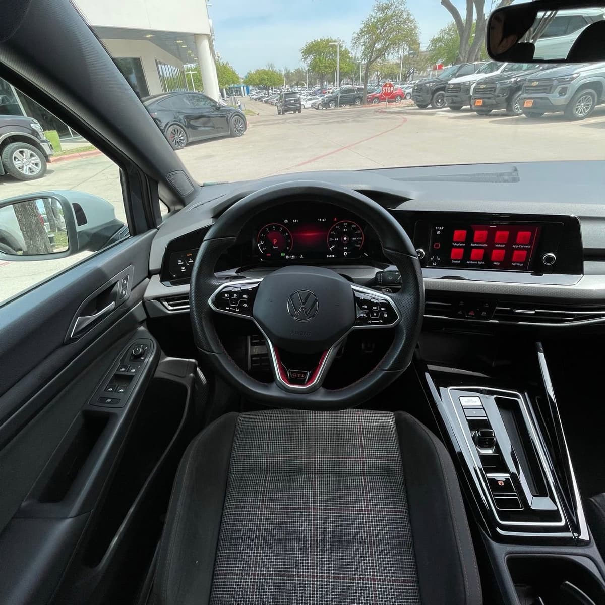 2024 Volkswagen Golf GTI - Image 11