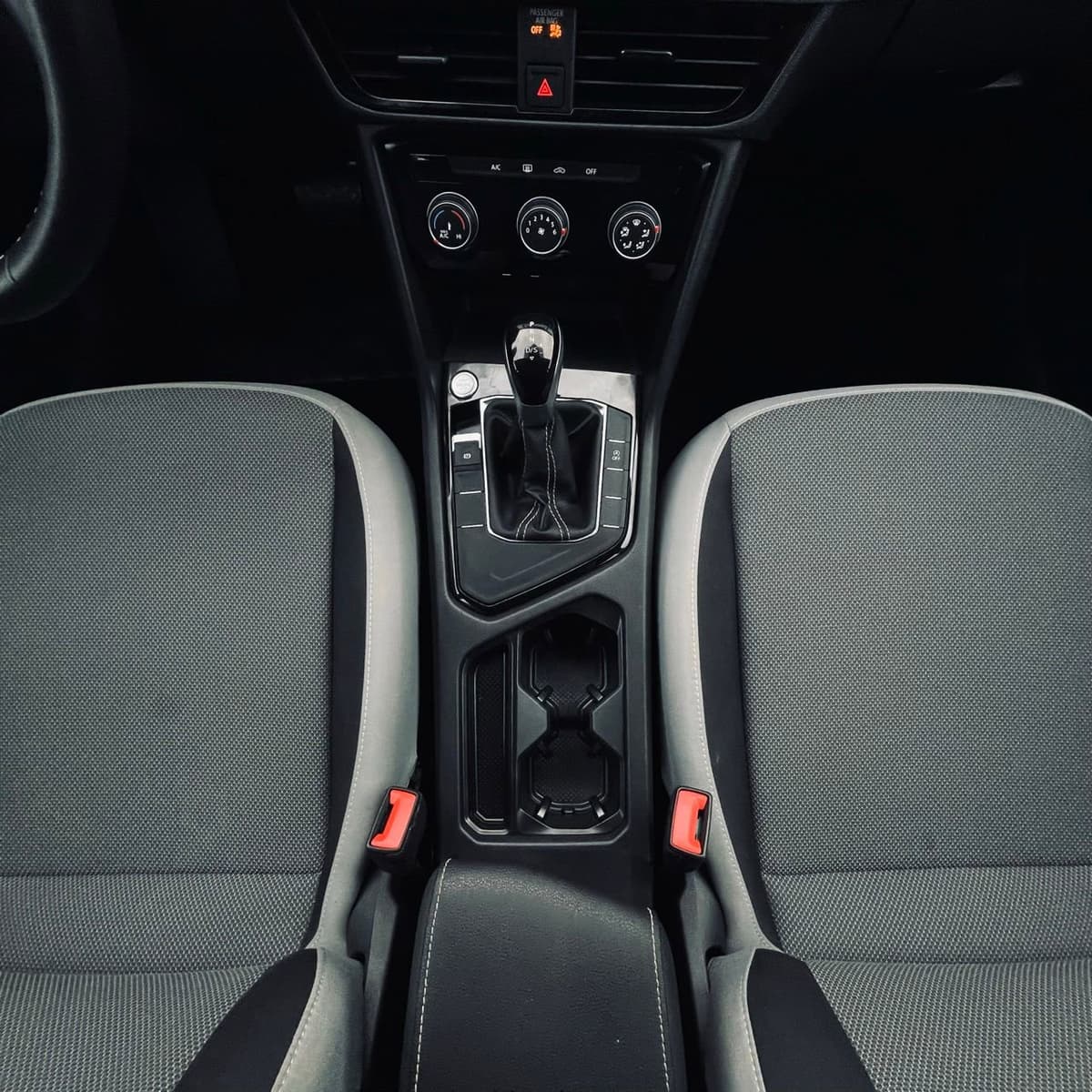 2024 Volkswagen Taos - Image 17