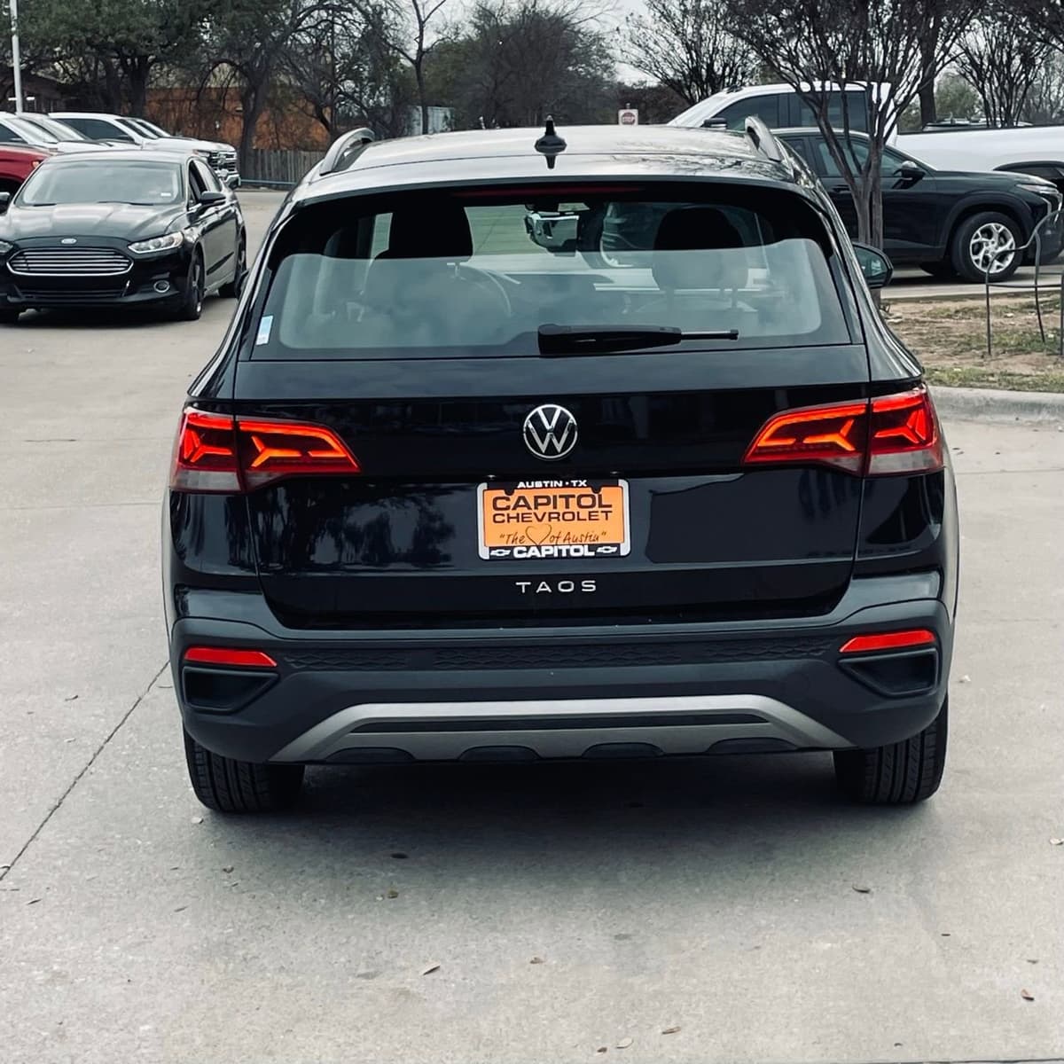 2024 Volkswagen Taos - Image 4