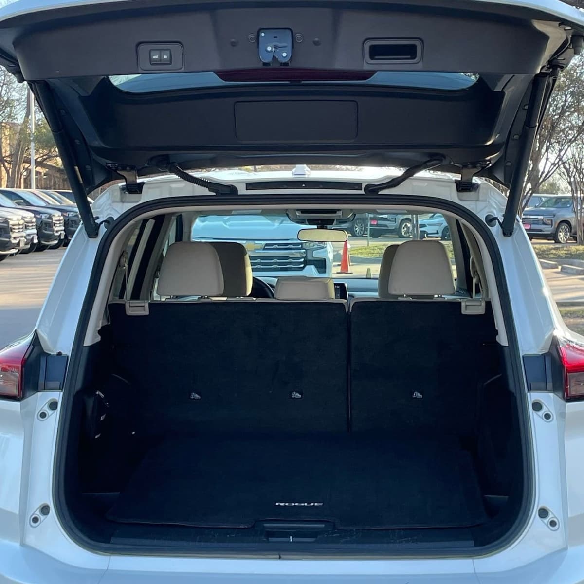 2025 Nissan Rogue - Image 25