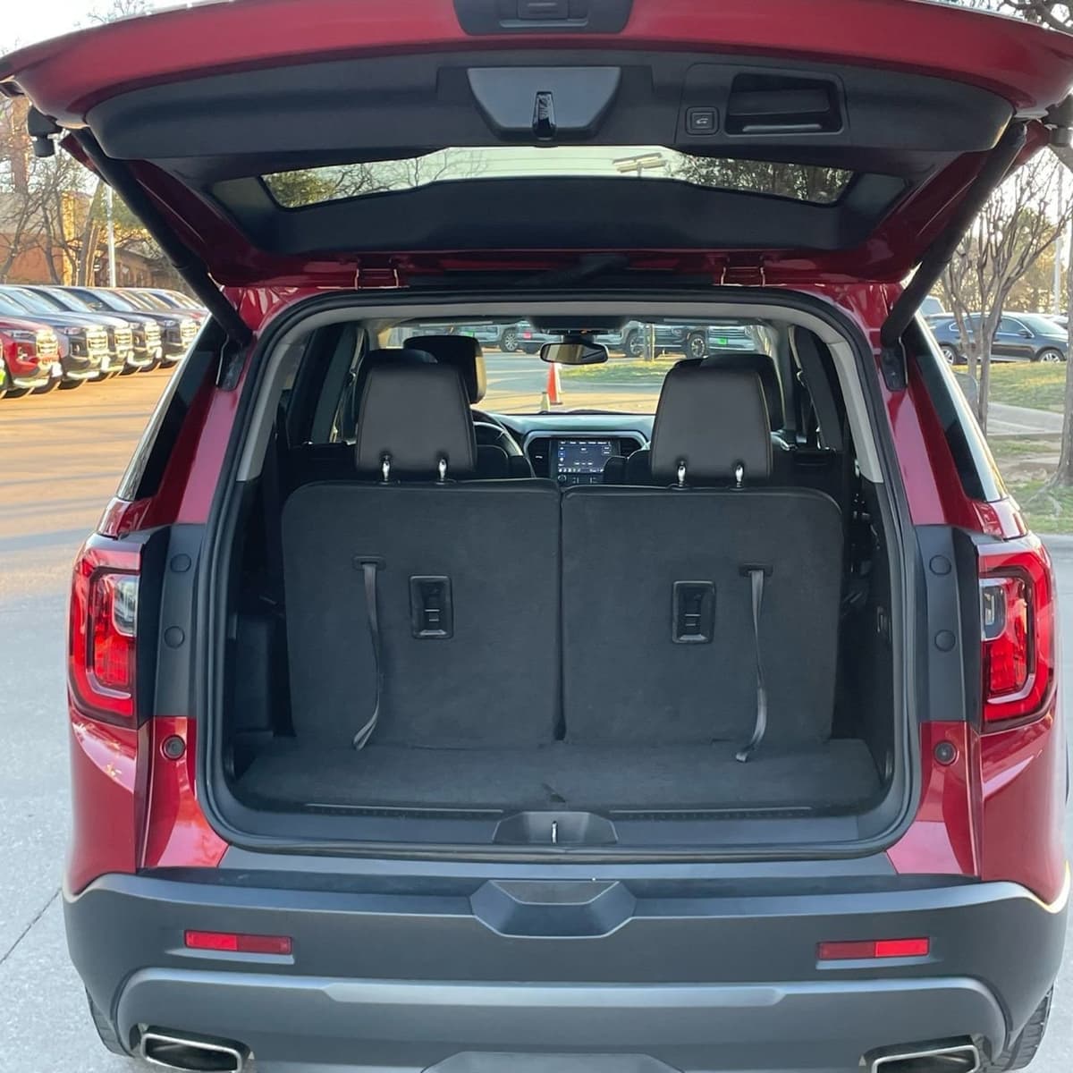 2023 GMC Acadia - Image 26