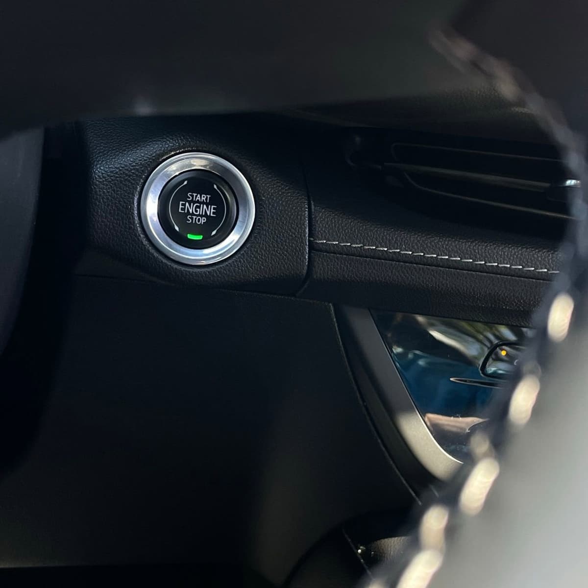 2022 Buick Envision - Image 16