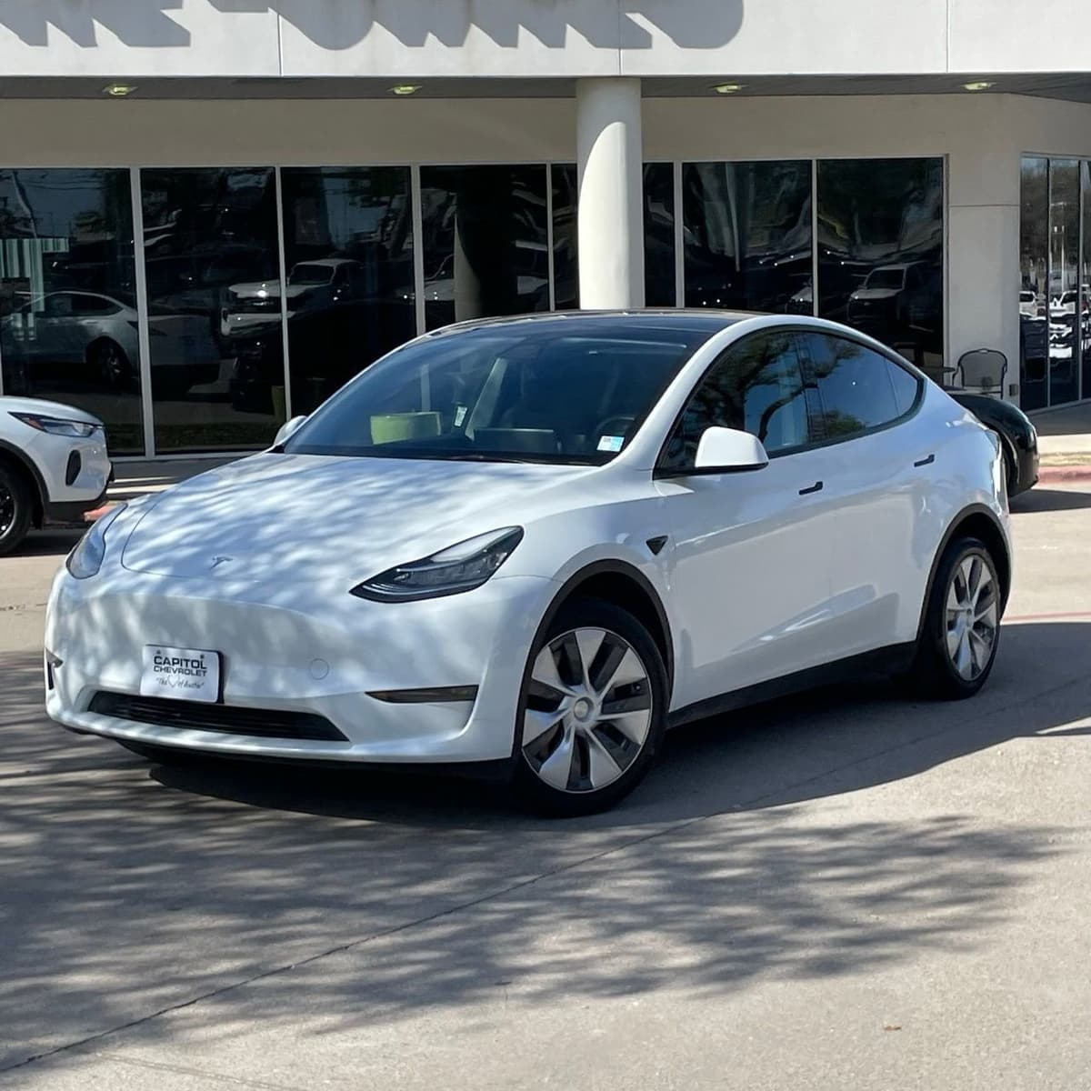 2023 Tesla Model Y - Image 10