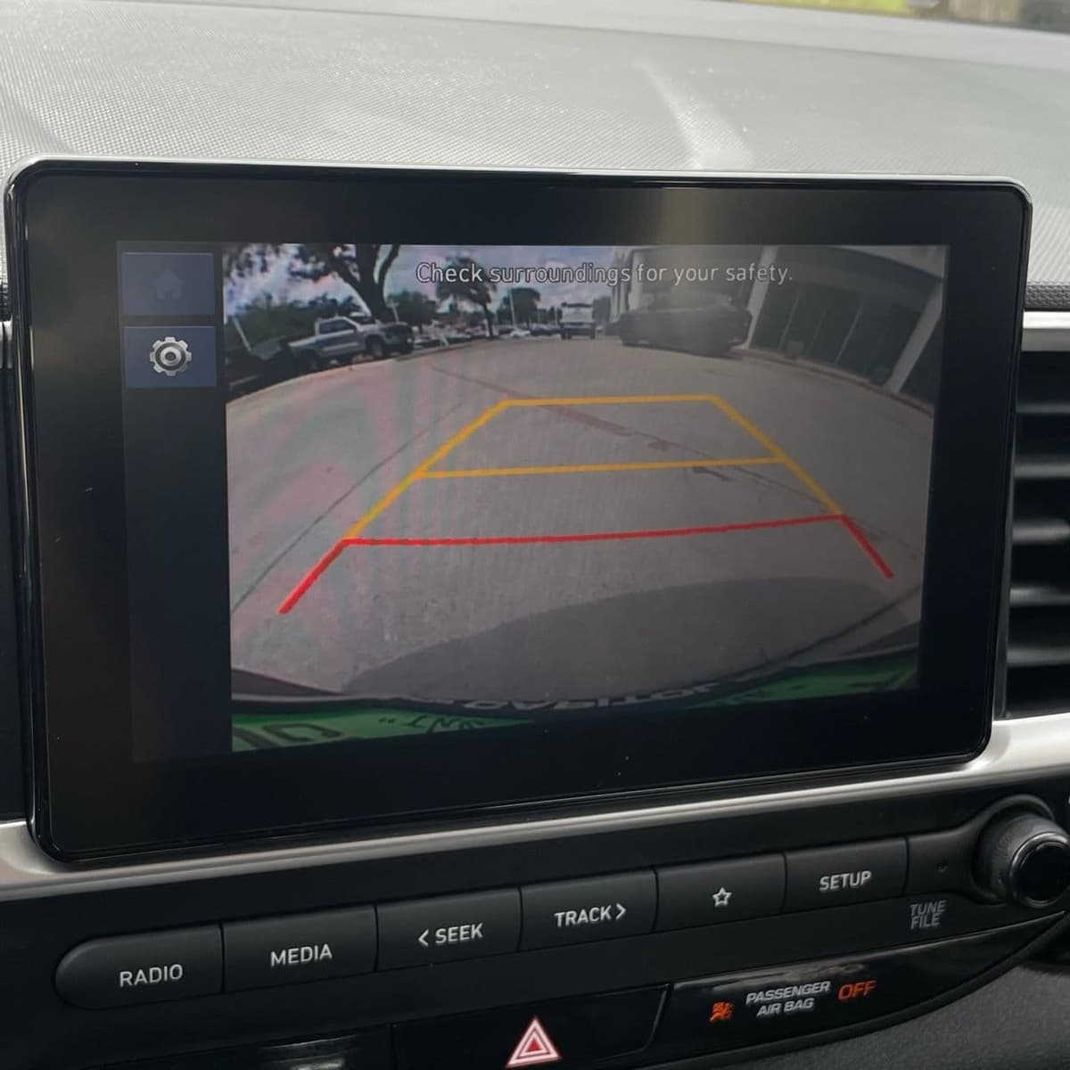 2025 Hyundai Venue - Image 18