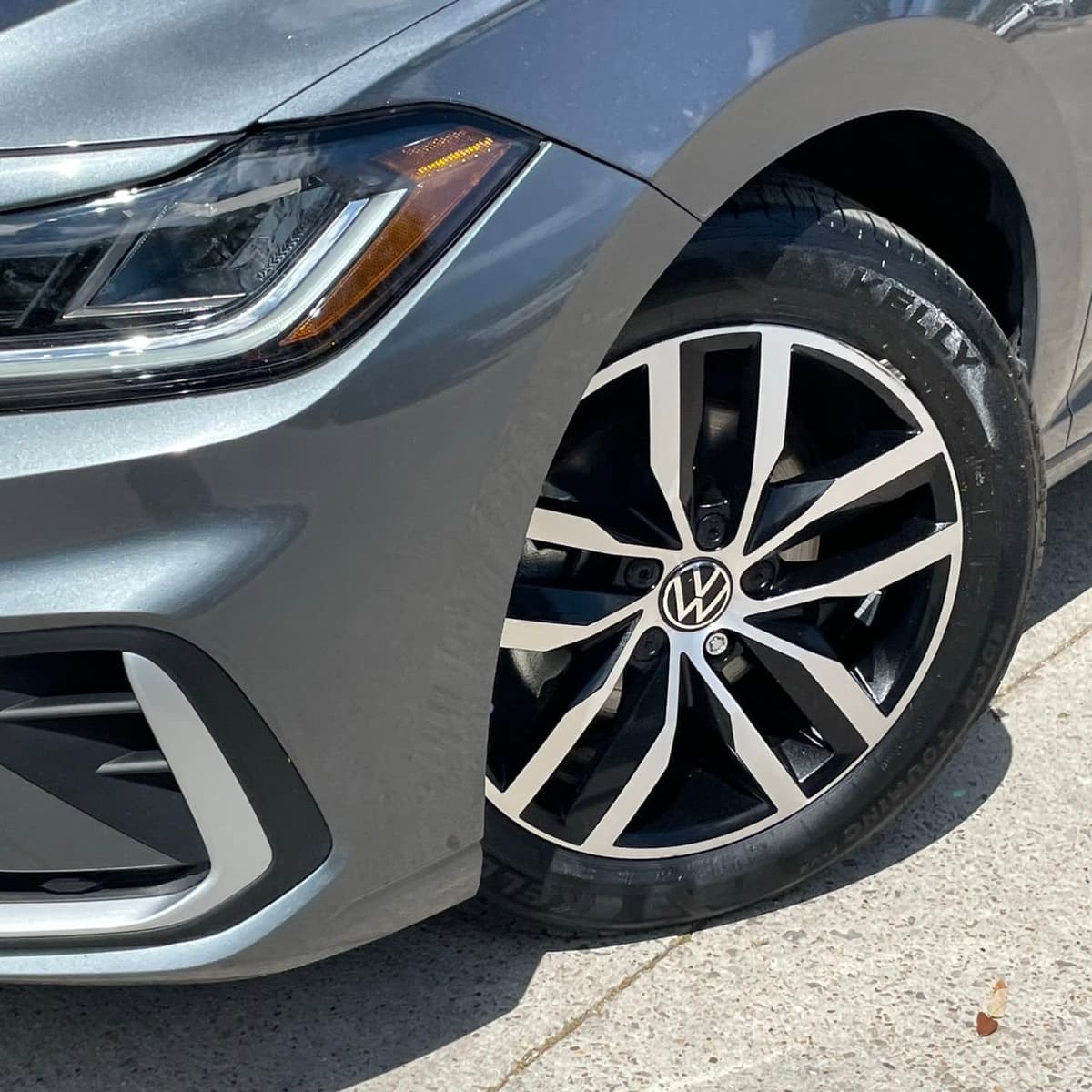 2025 Volkswagen Jetta - Image 9