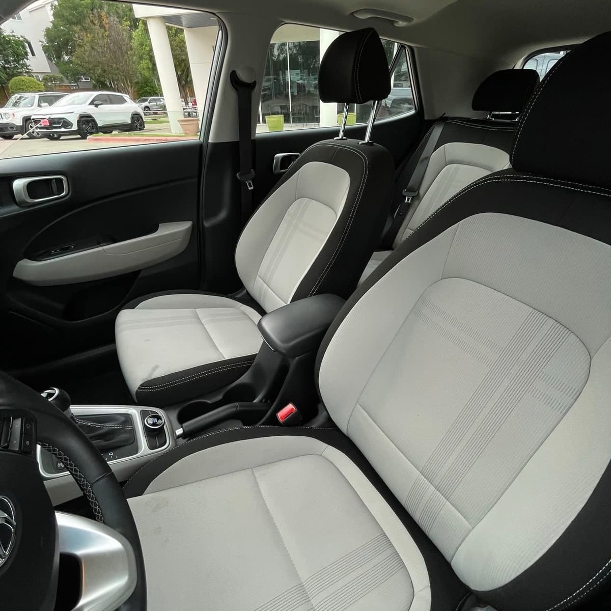 2025 Hyundai Venue - Image 21