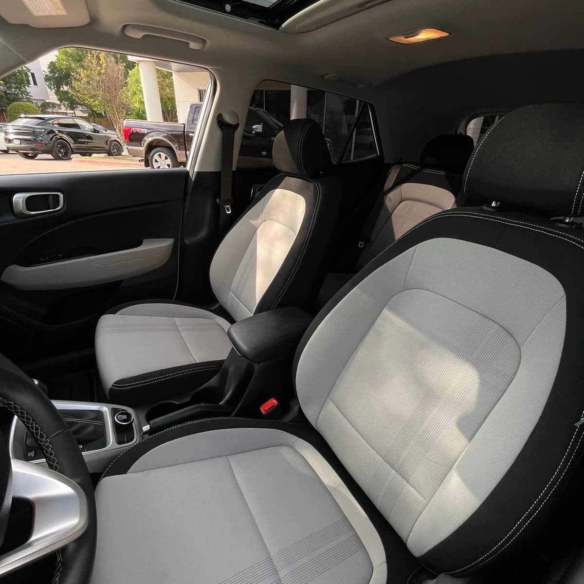 2025 Hyundai Venue - Image 20