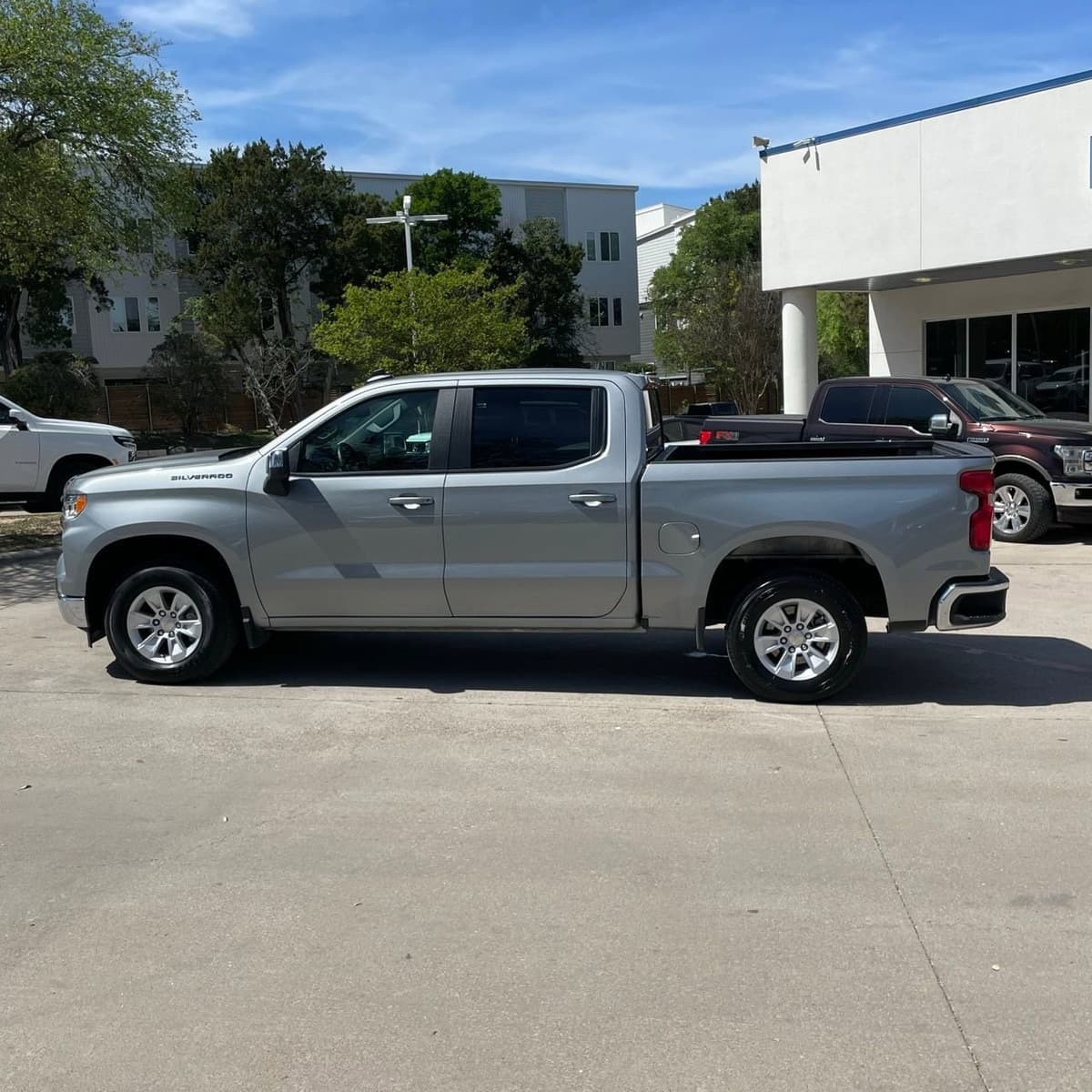 2025 Chevrolet Silverado 1500 - Image 3