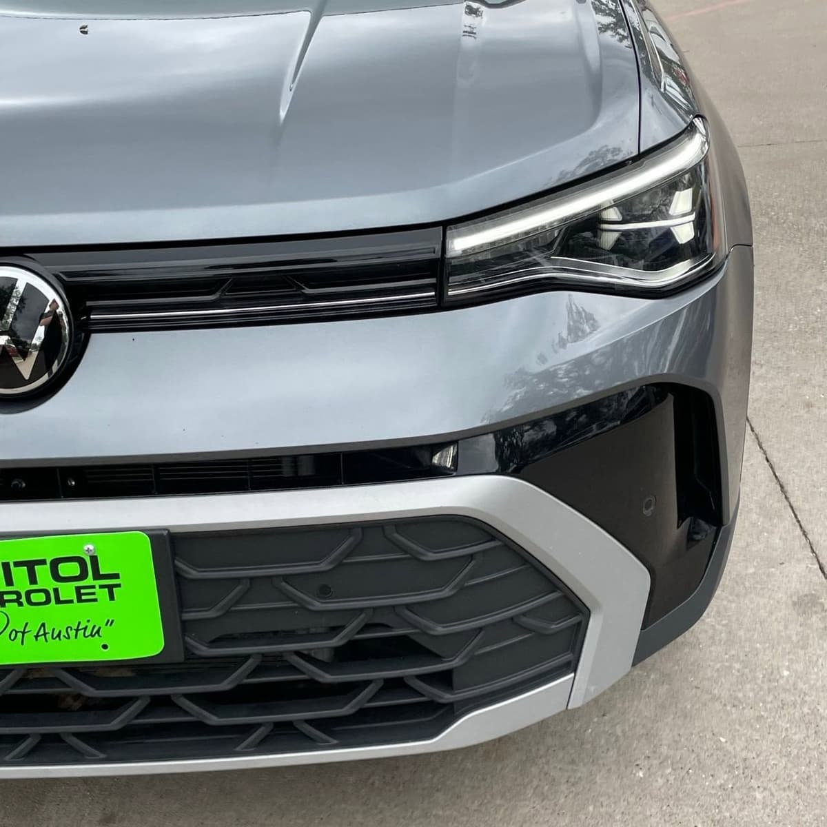 2025 Volkswagen Taos - Image 8