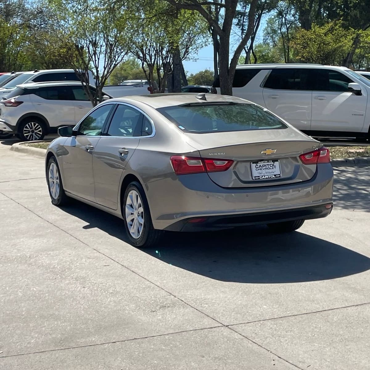 2024 Chevrolet Malibu - Image 4