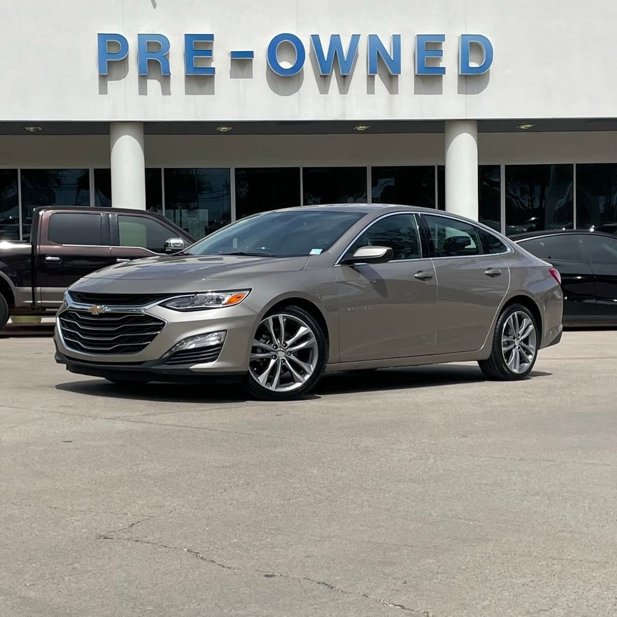 2024 Chevrolet Malibu - Image 2