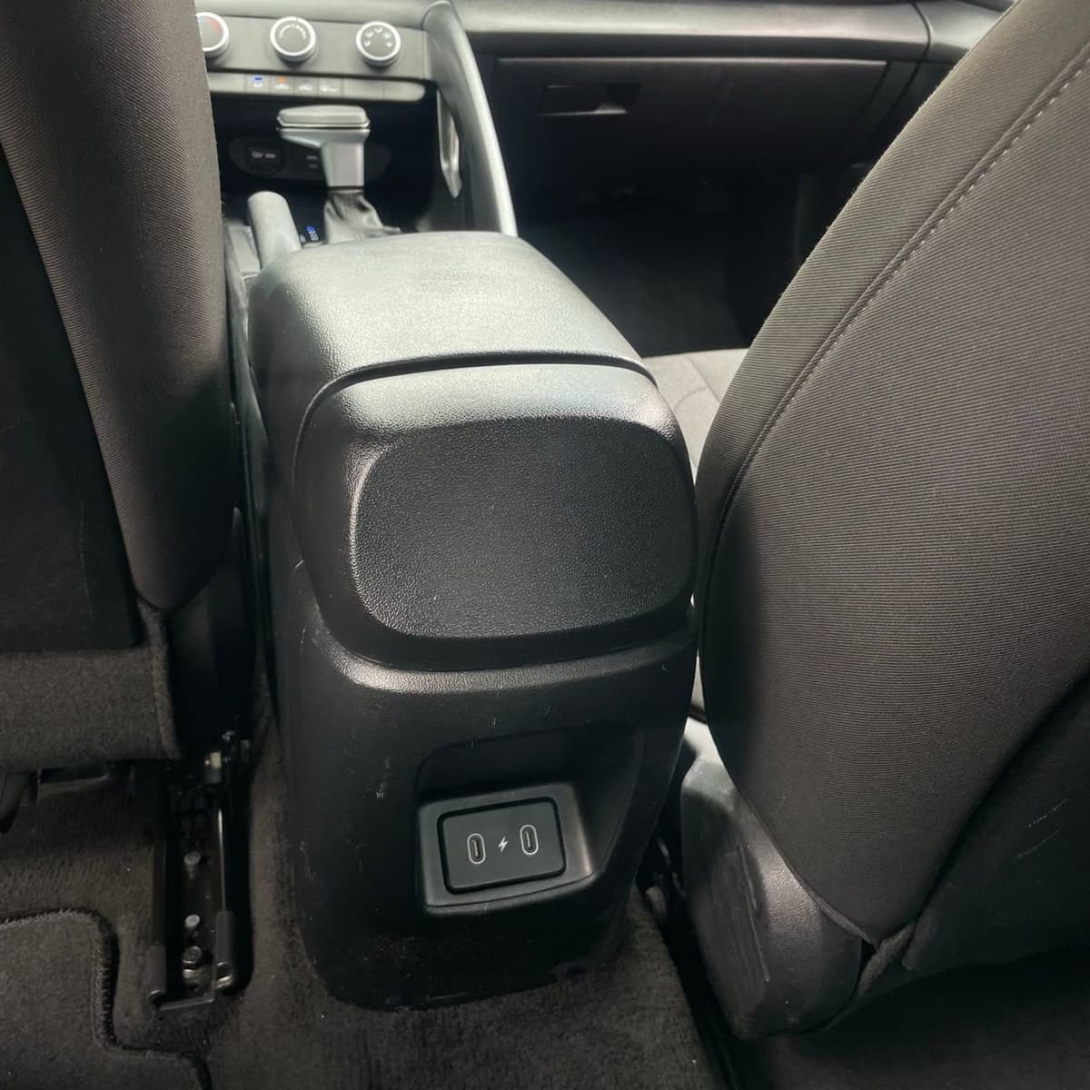 2025 Hyundai Elantra - Image 23