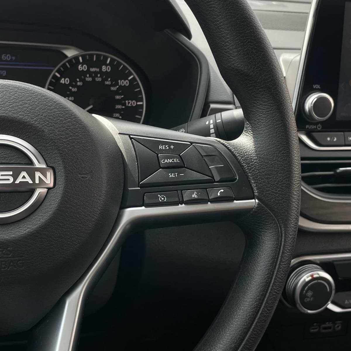 2024 Nissan Altima - Image 15