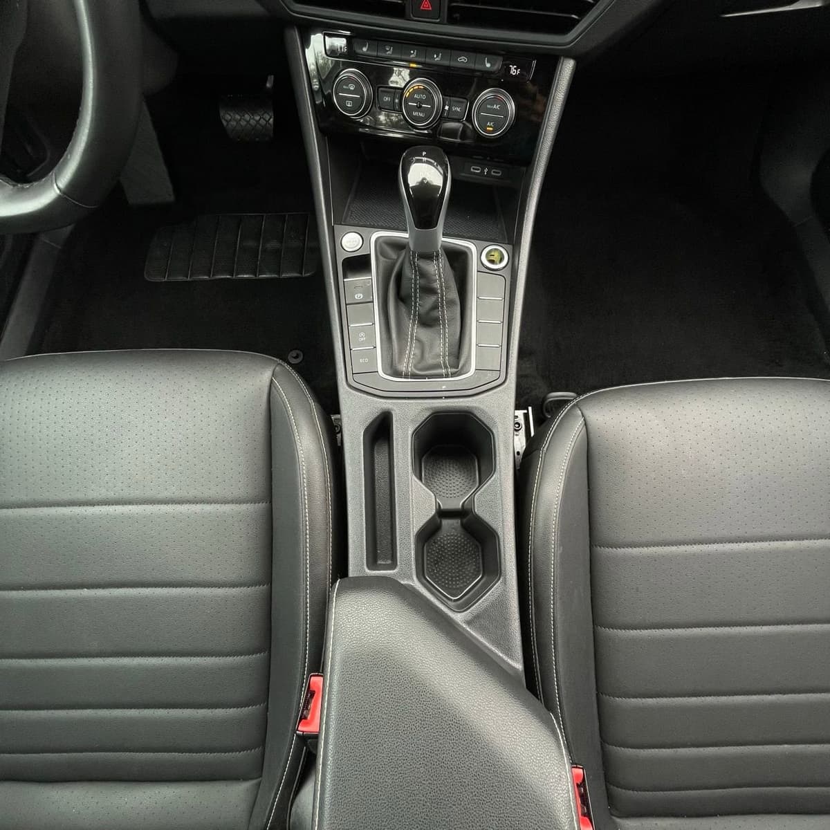 2024 Volkswagen Jetta - Image 20