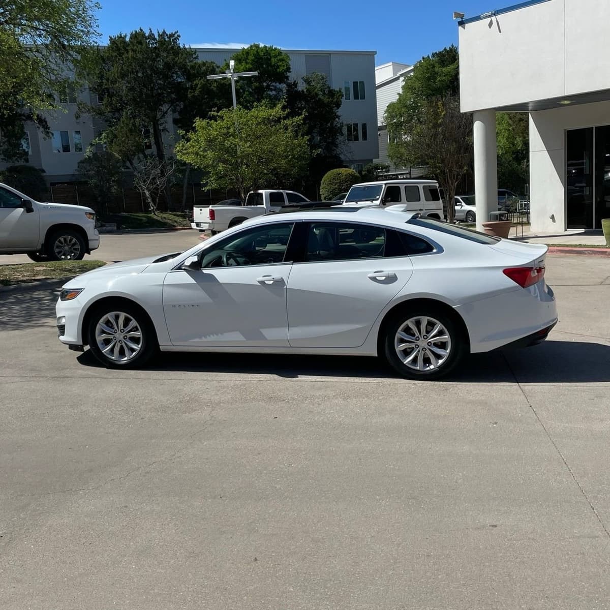 2024 Chevrolet Malibu - Image 3