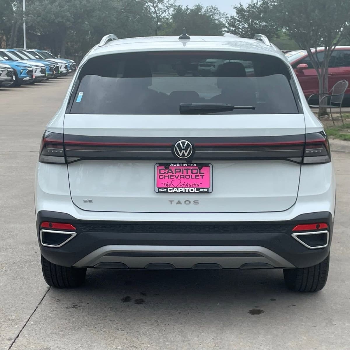 2025 Volkswagen Taos - Image 5