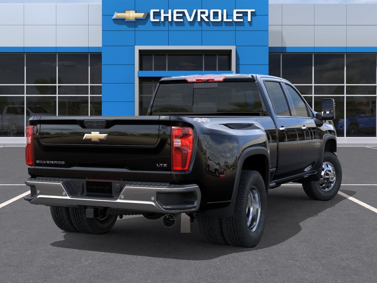 2026 Chevrolet Silverado 3500 HD - Image 4