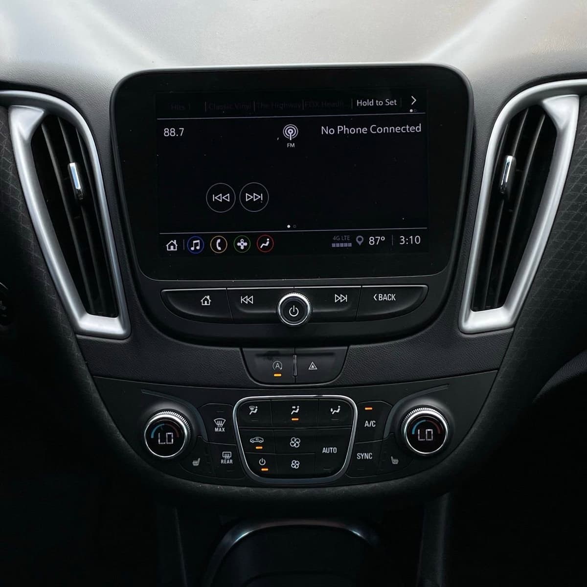 2024 Chevrolet Malibu - Image 16