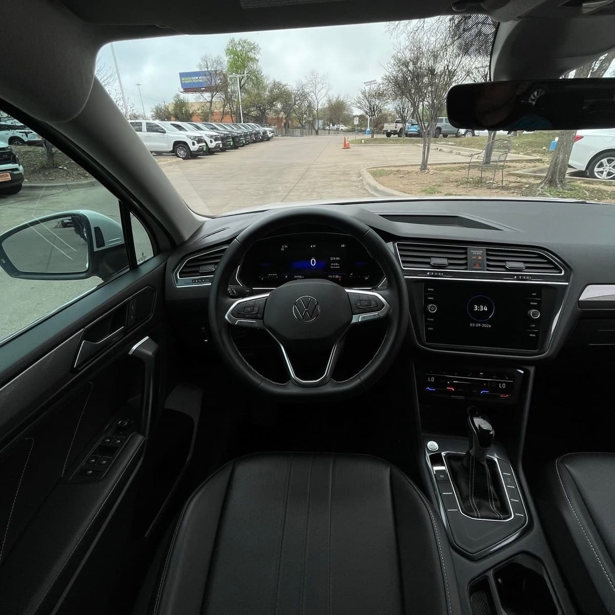 2023 Volkswagen Tiguan - Image 12