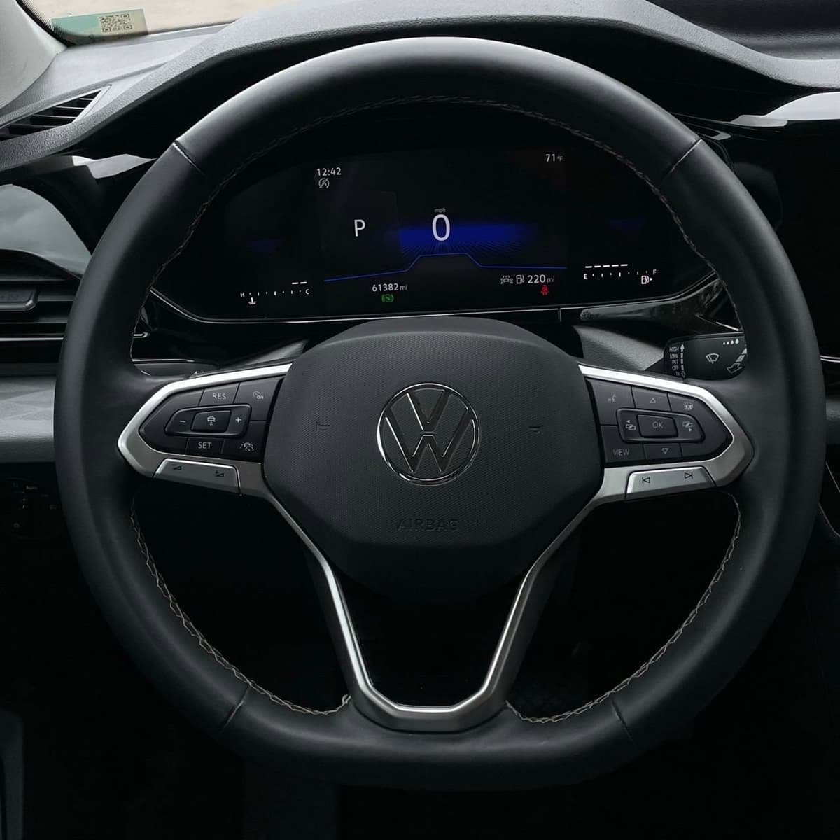 2024 Volkswagen Taos - Image 12