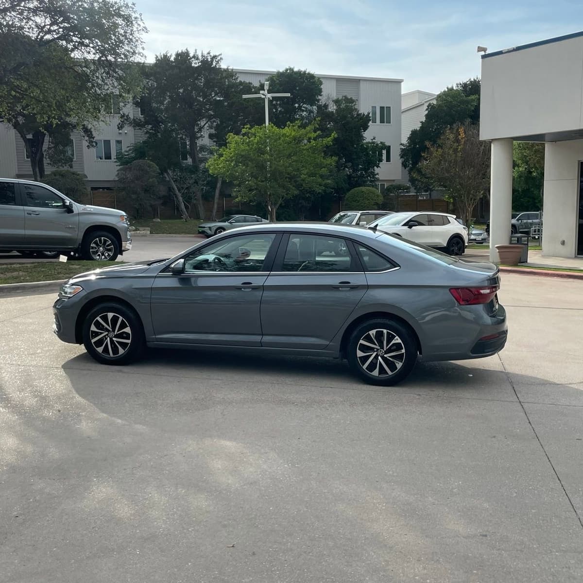 2024 Volkswagen Jetta - Image 3
