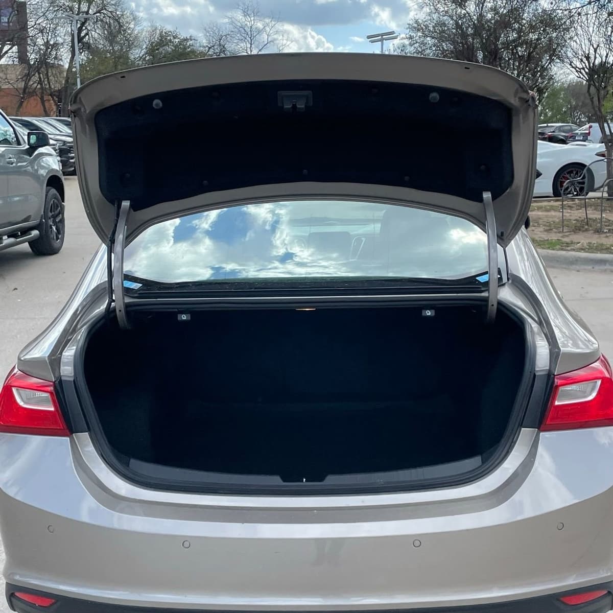 2024 Chevrolet Malibu - Image 24