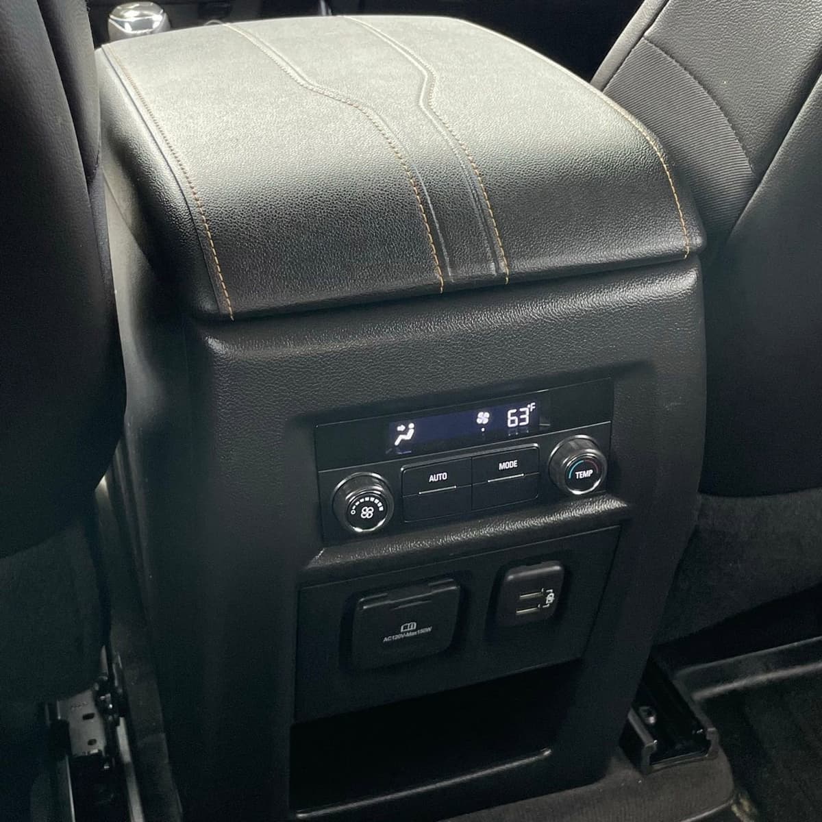 2020 Chevrolet Traverse - Image 25