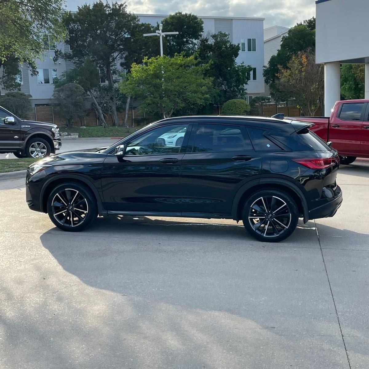 2023 INFINITI QX50 - Image 3