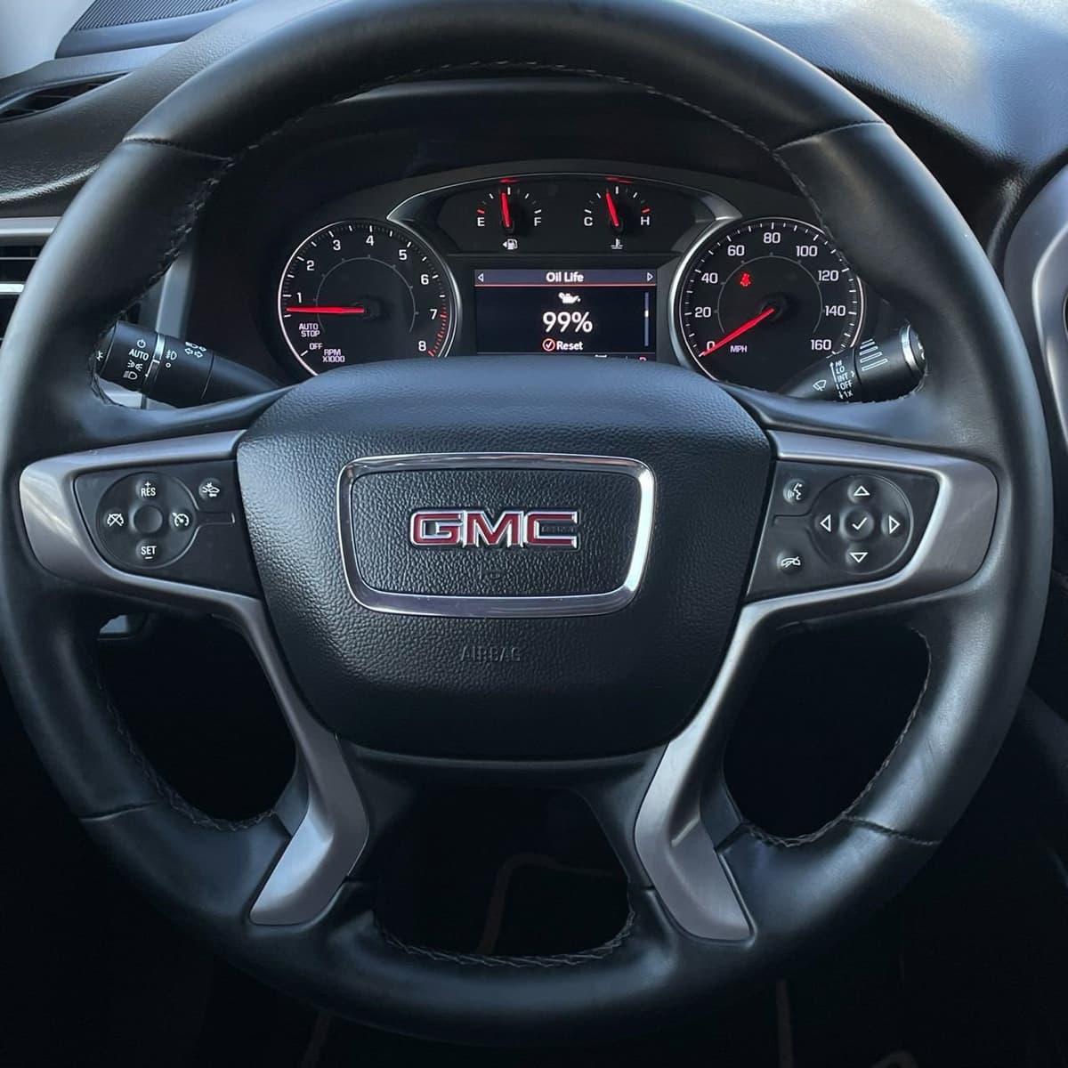 2023 GMC Acadia - Image 13