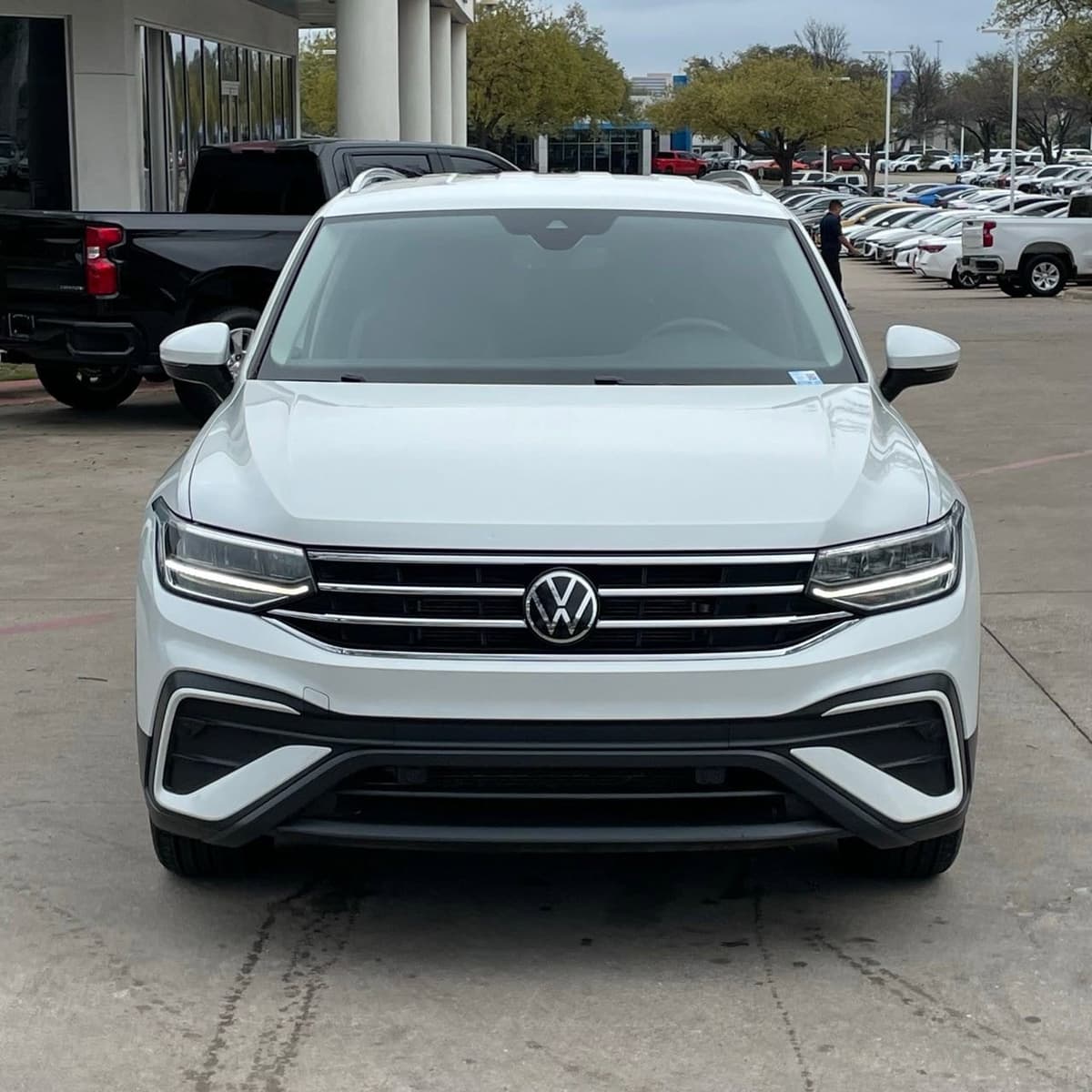 2023 Volkswagen Tiguan - Image 7