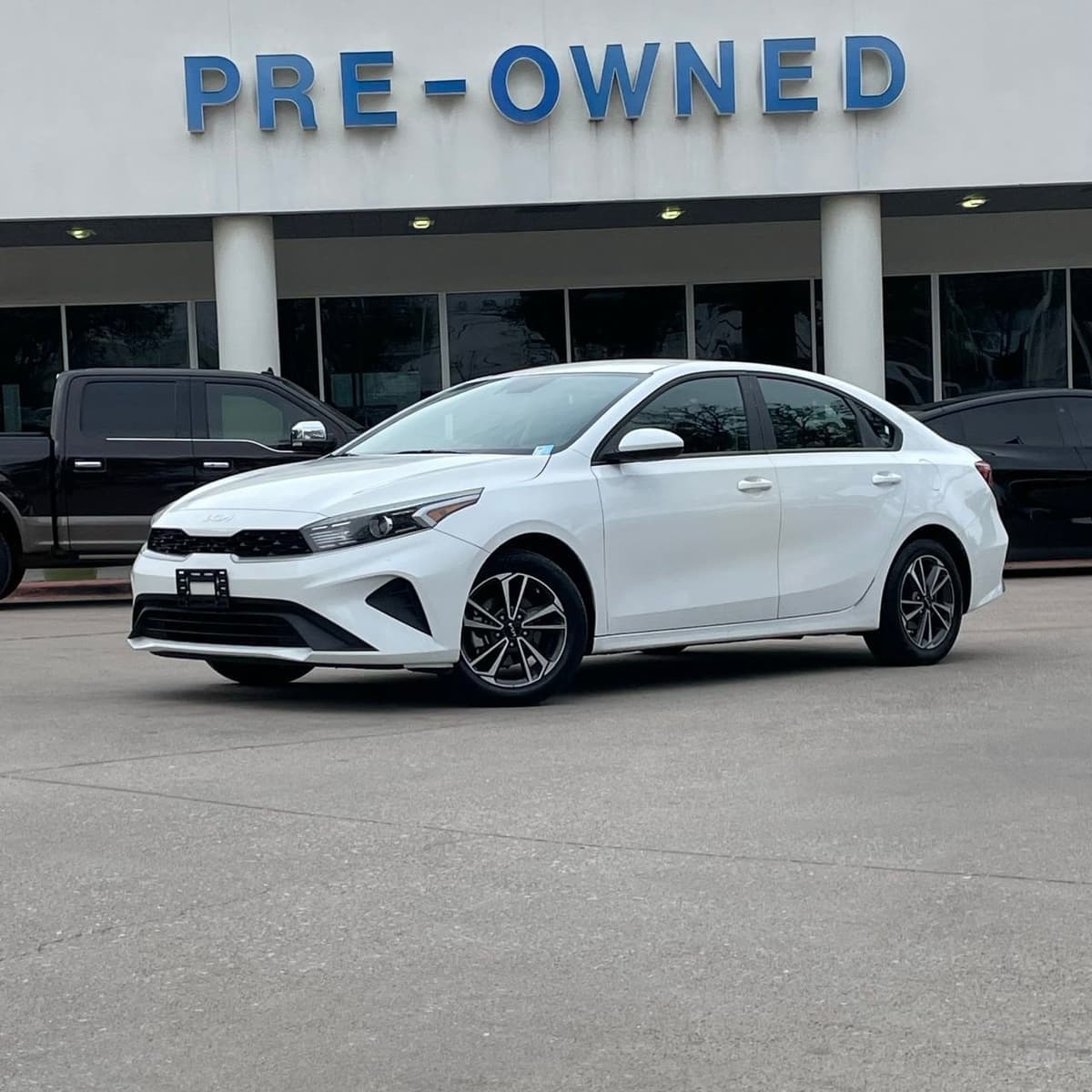 2024 Kia Forte - Image 2