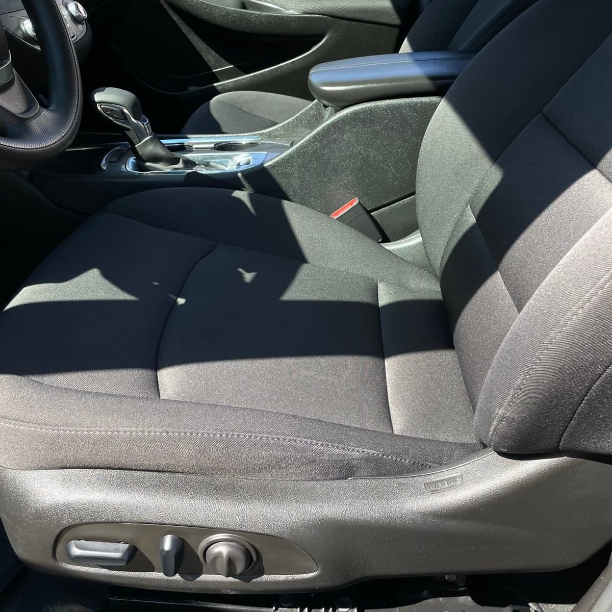 2024 Chevrolet Malibu - Image 23