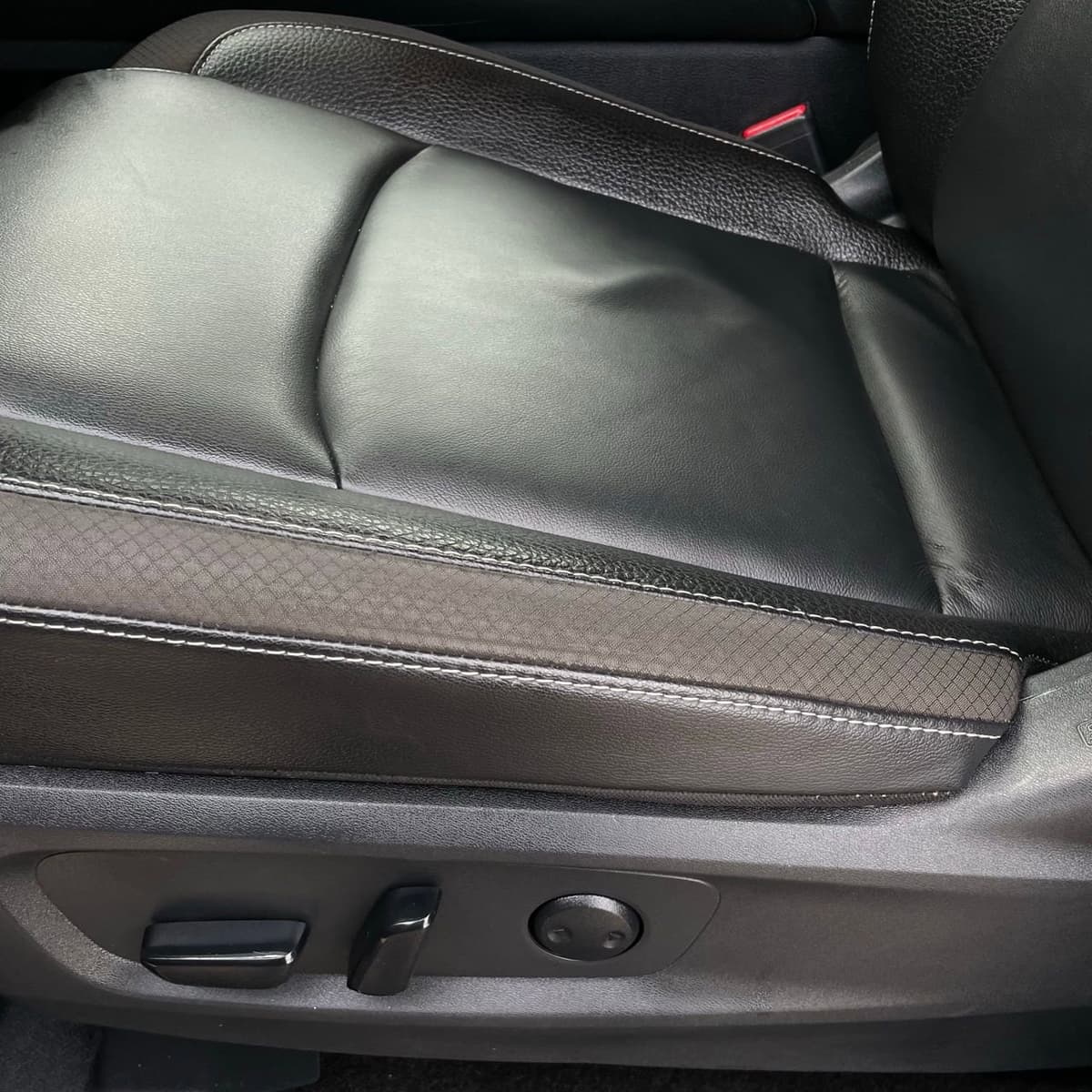 2025 Nissan Pathfinder - Image 23