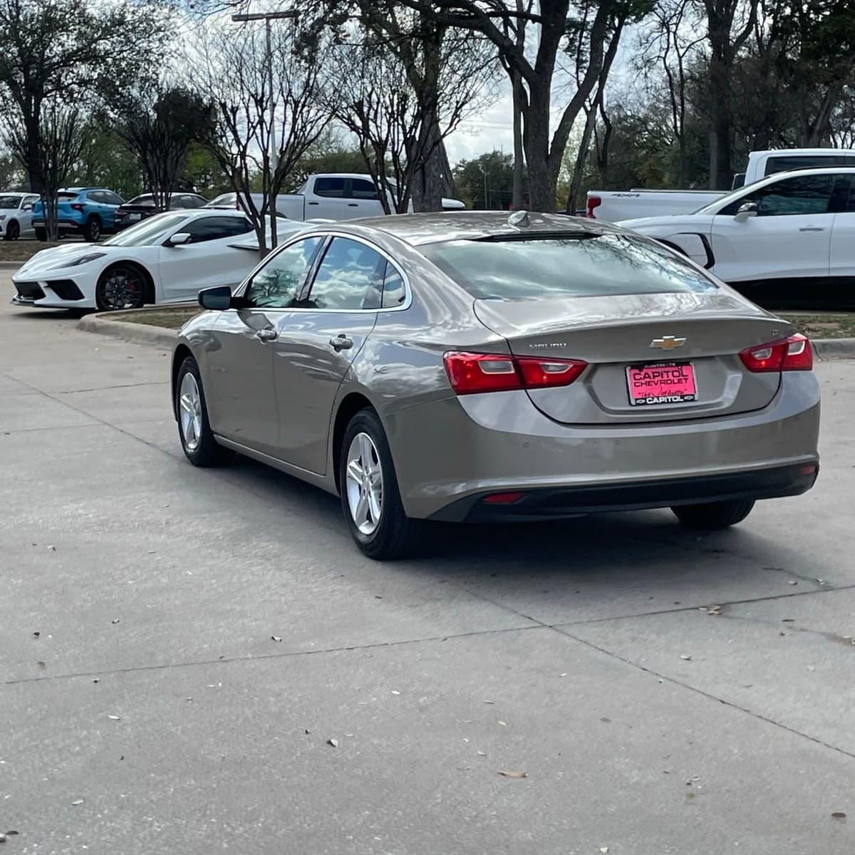 2024 Chevrolet Malibu - Image 4