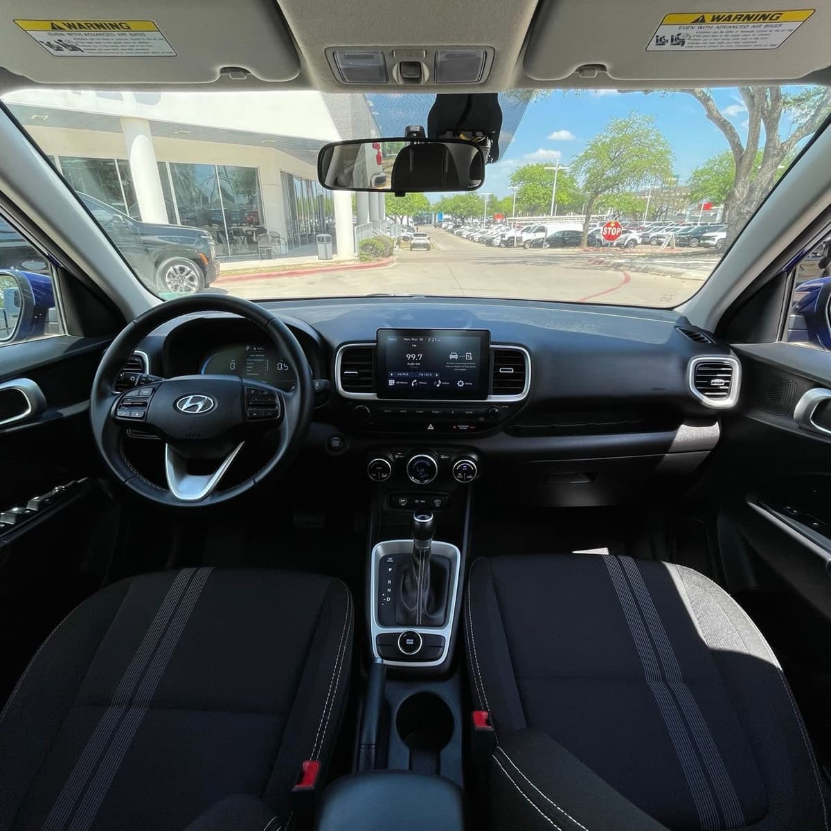 2025 Hyundai Venue - Image 10