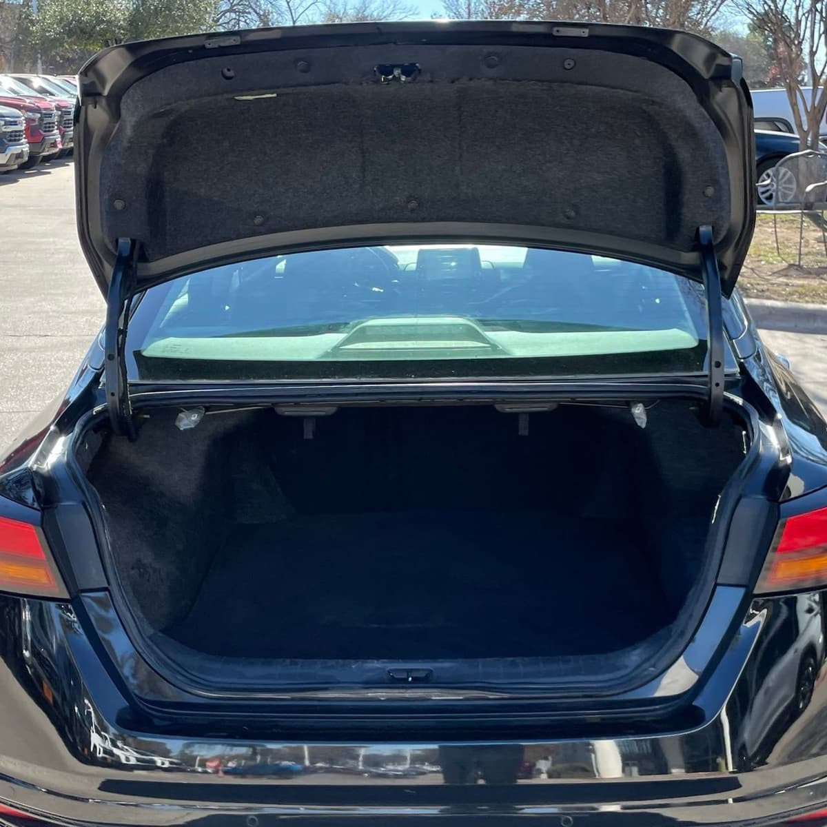 2024 Nissan Altima - Image 25