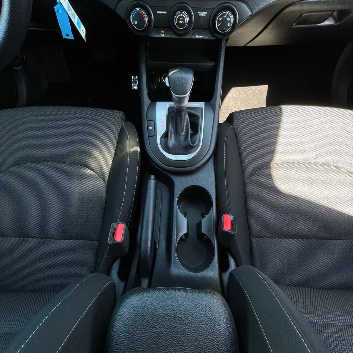 2023 Kia Forte - Image 18