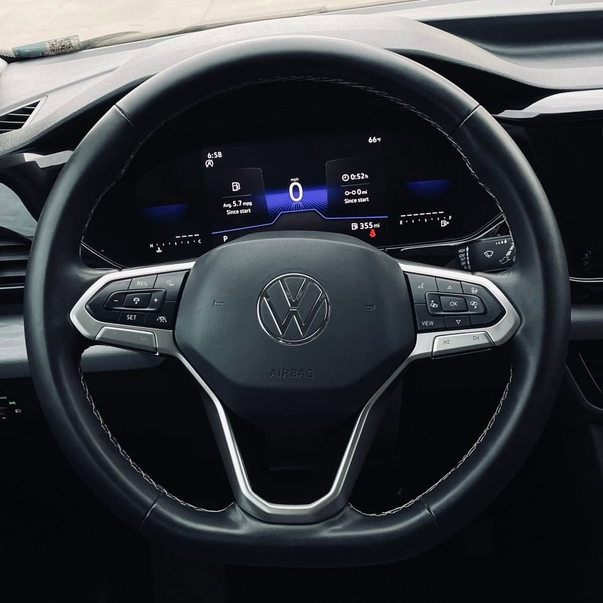 2024 Volkswagen Taos - Image 10