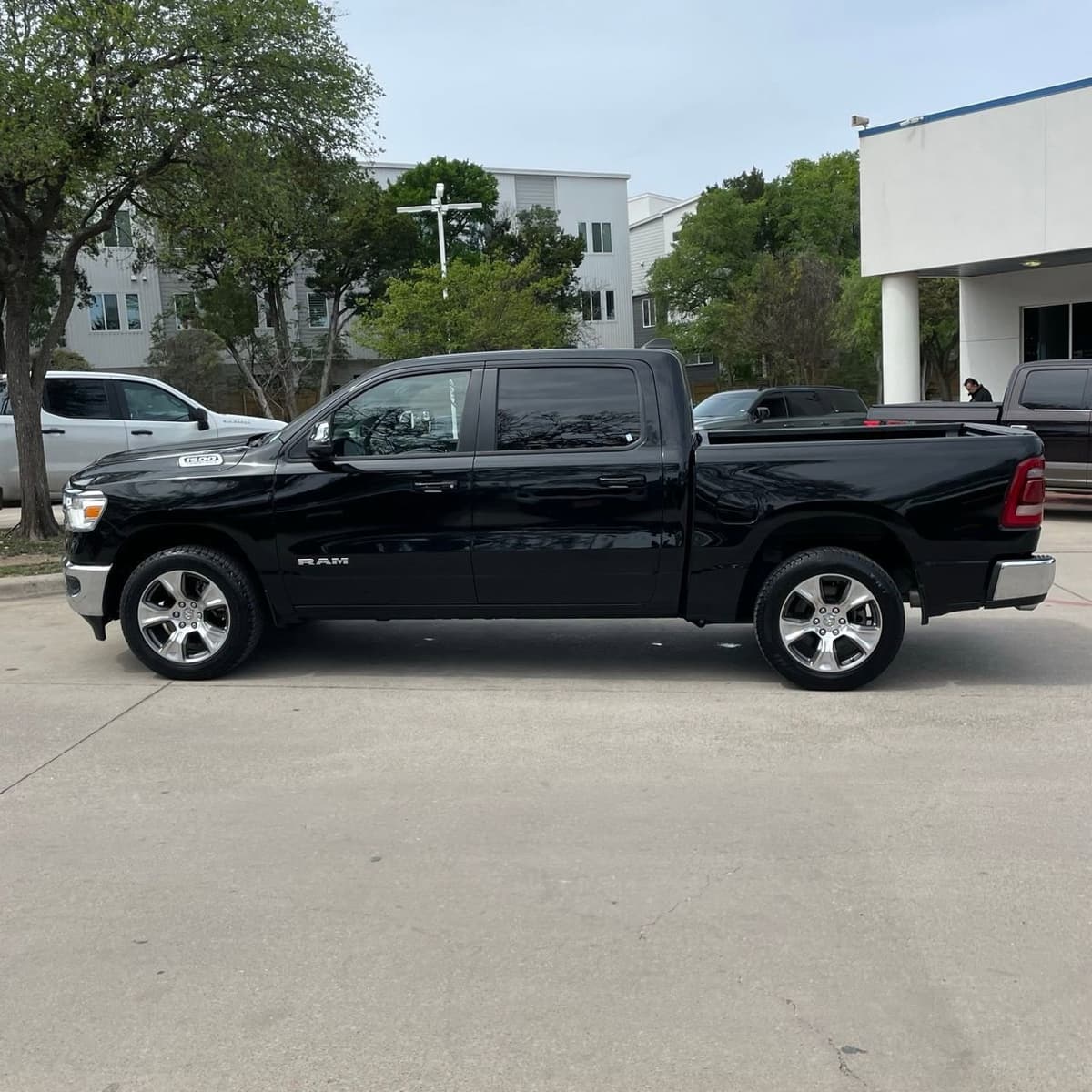 2024 Ram 1500 - Image 3