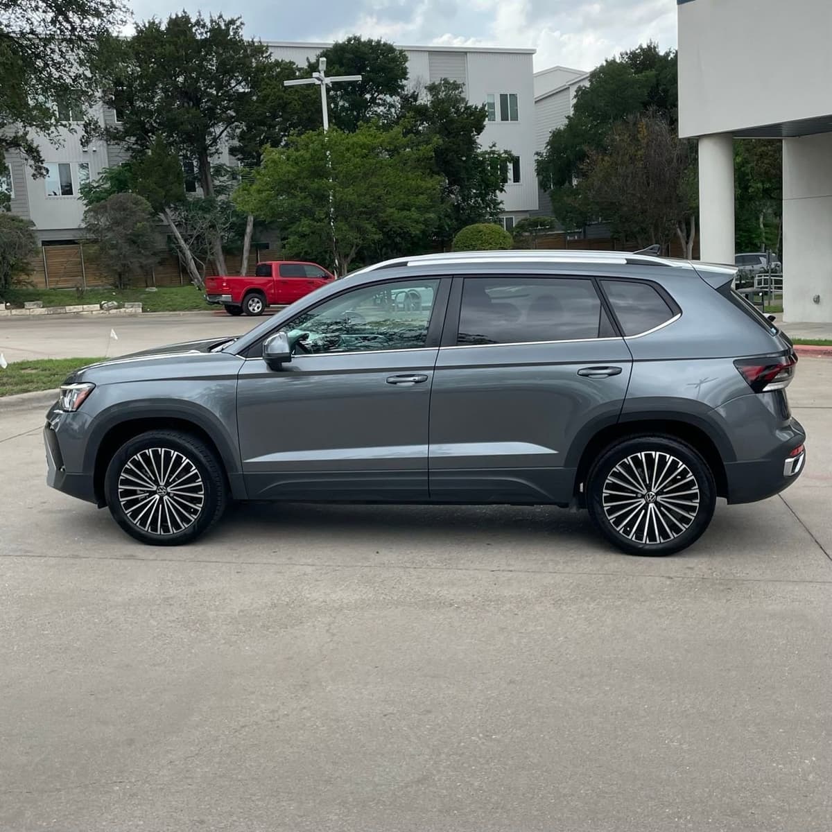 2025 Volkswagen Taos - Image 3