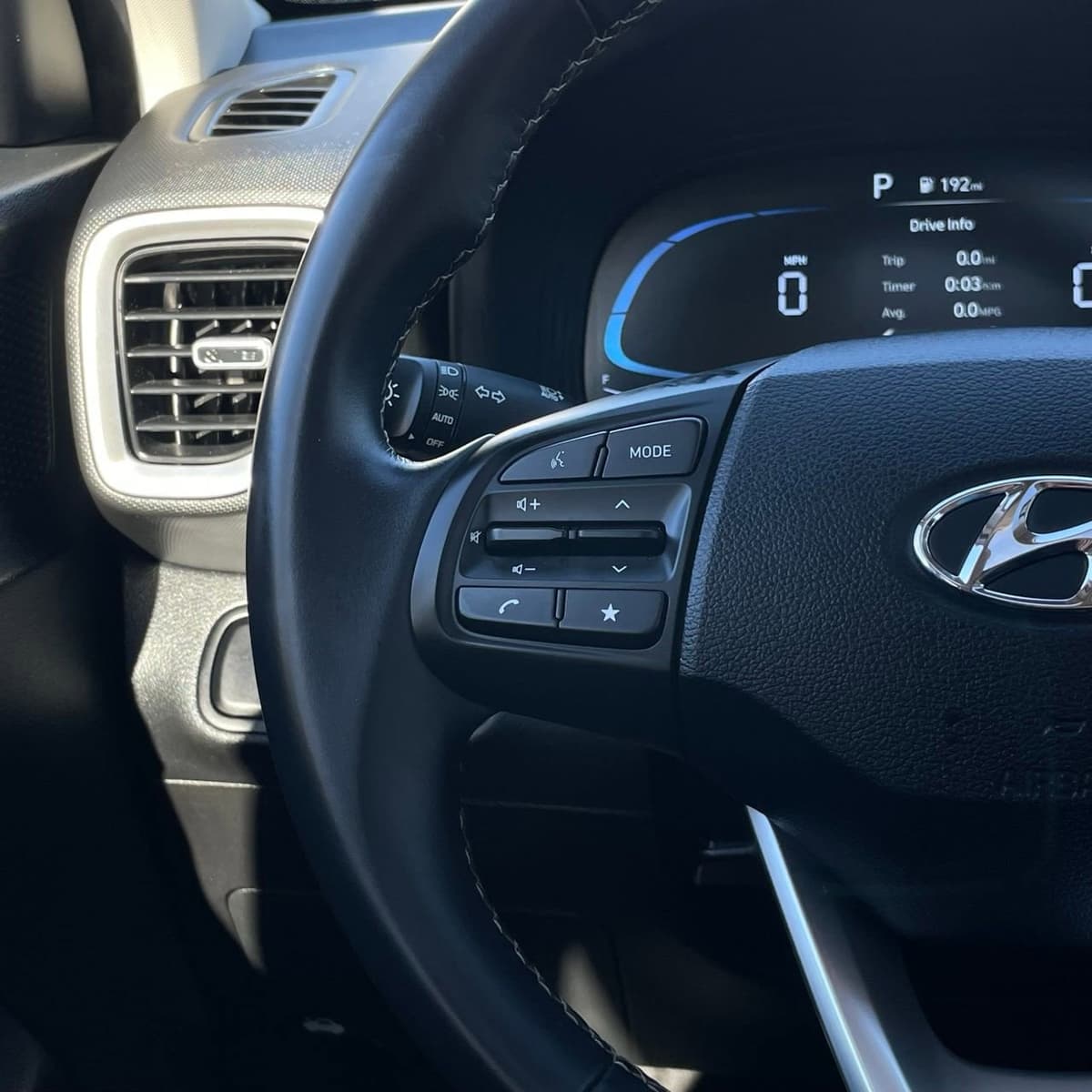 2025 Hyundai Venue - Image 13