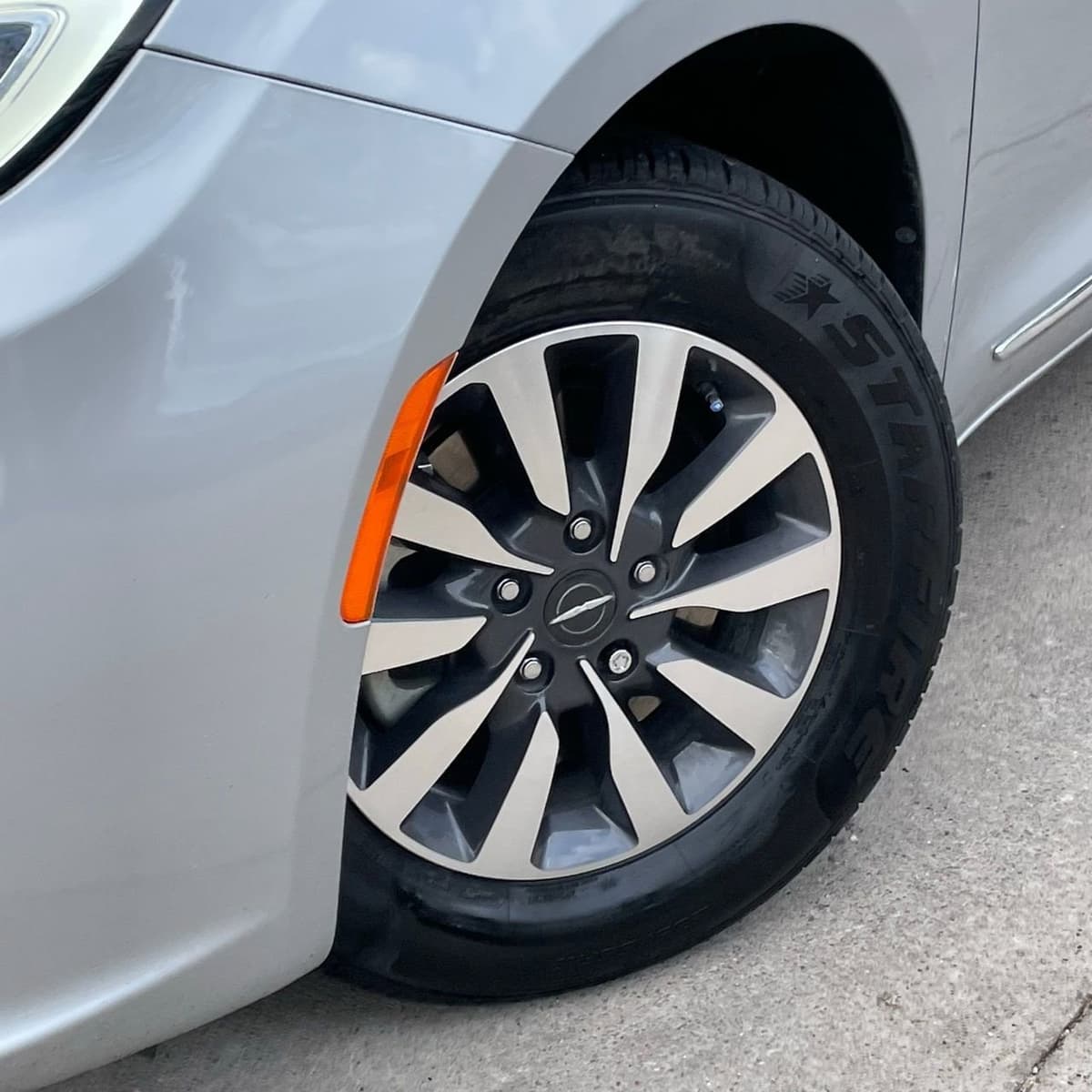 2023 Chrysler Pacifica - Image 8