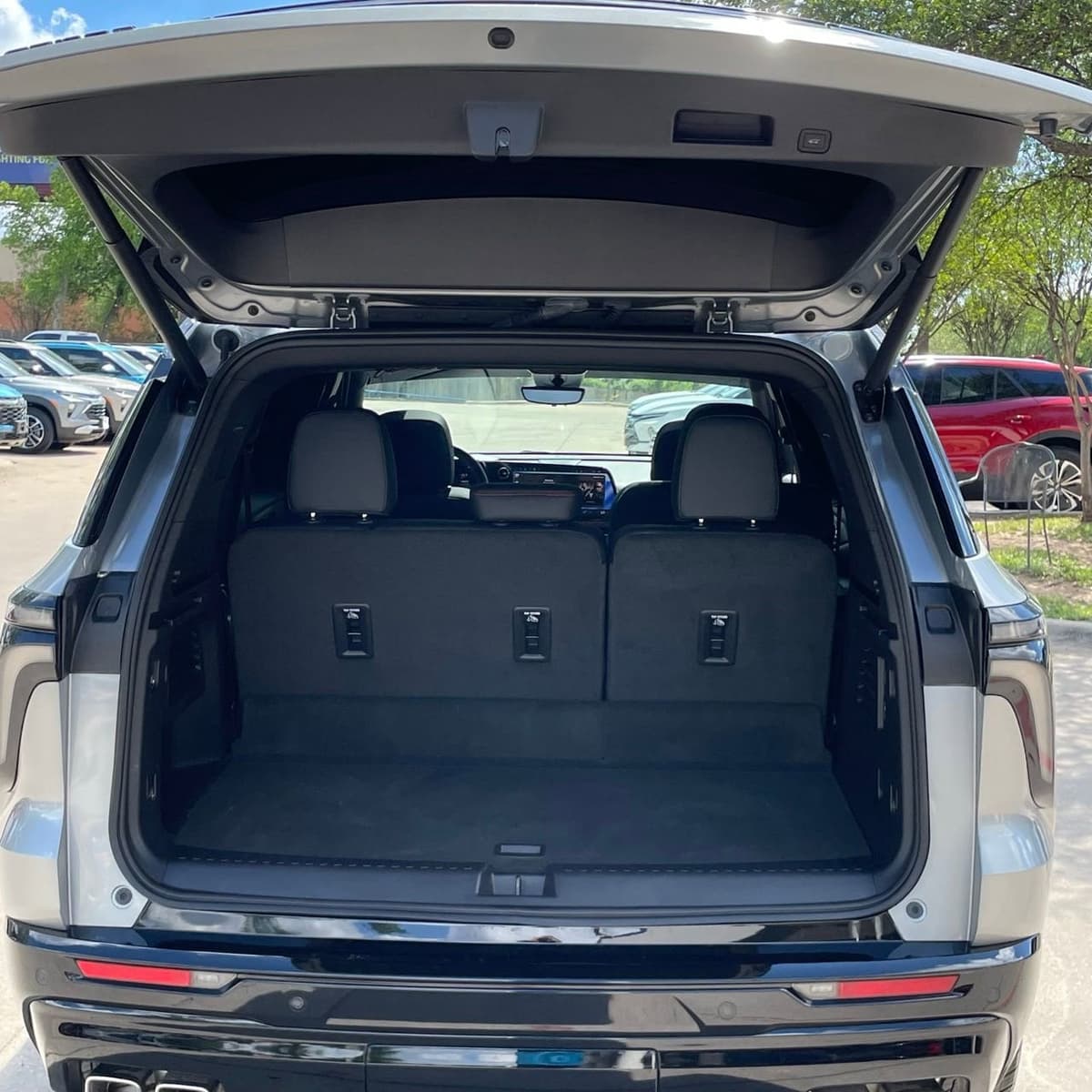 2026 Chevrolet Traverse - Image 25